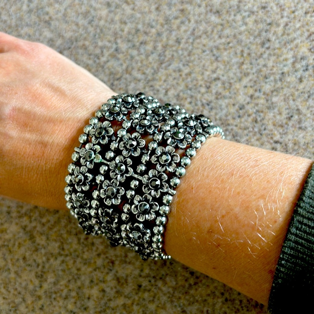 Dazzling silver flower cuff bracelet